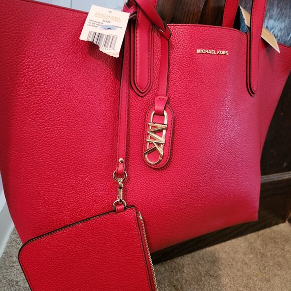 NWT Michael kors XL EW Eliza Crimson Reversible Textured Tote with Wrist-let - Picture 2 of 11